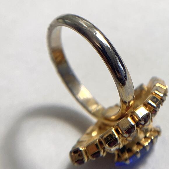 Vintage 60s 70s Cocktail Ring Gold Tone Blue Navette Red Rhinestone Statement - Picture 12 of 13